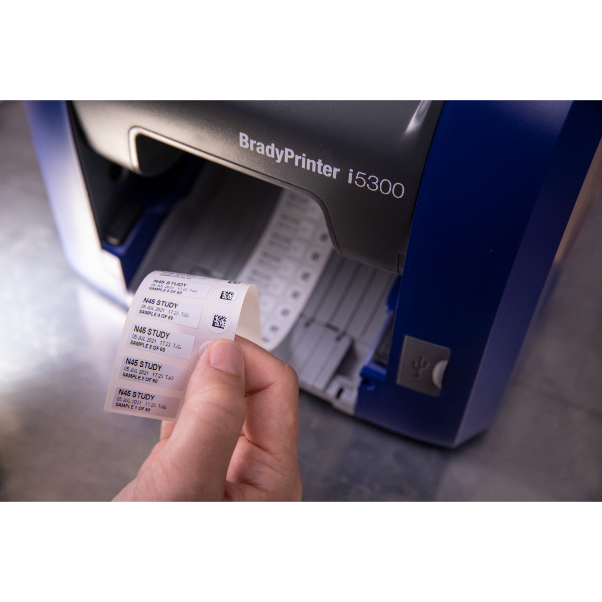 310340 - Stampante per etichette industriali i5300 con Wi-Fi - Unione Europea con Suite Laboratorio per Brady Workstation