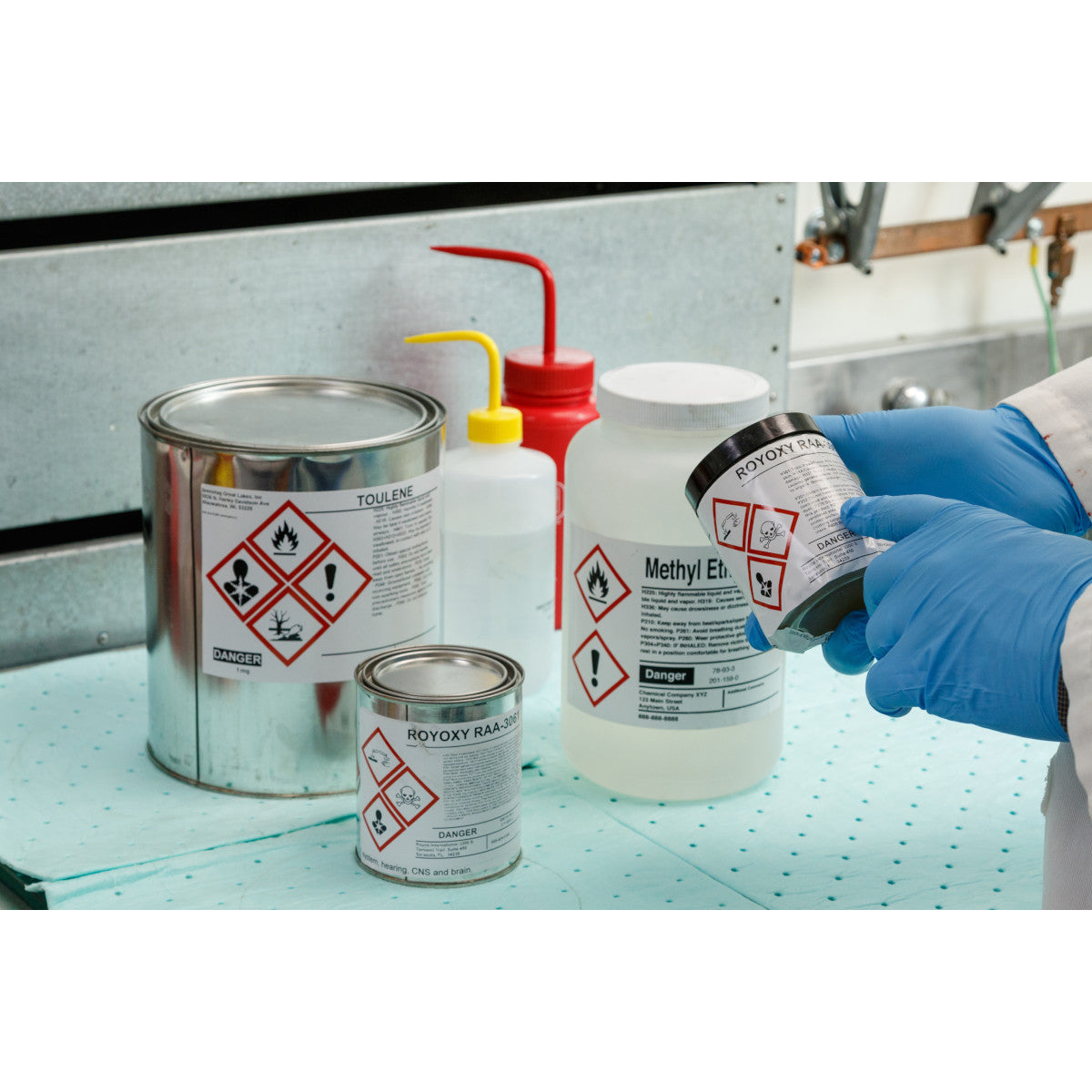 622321 - Etichette GHS CLP prestampate core 25 mm ROTOLO DA 300 ETICHETTE