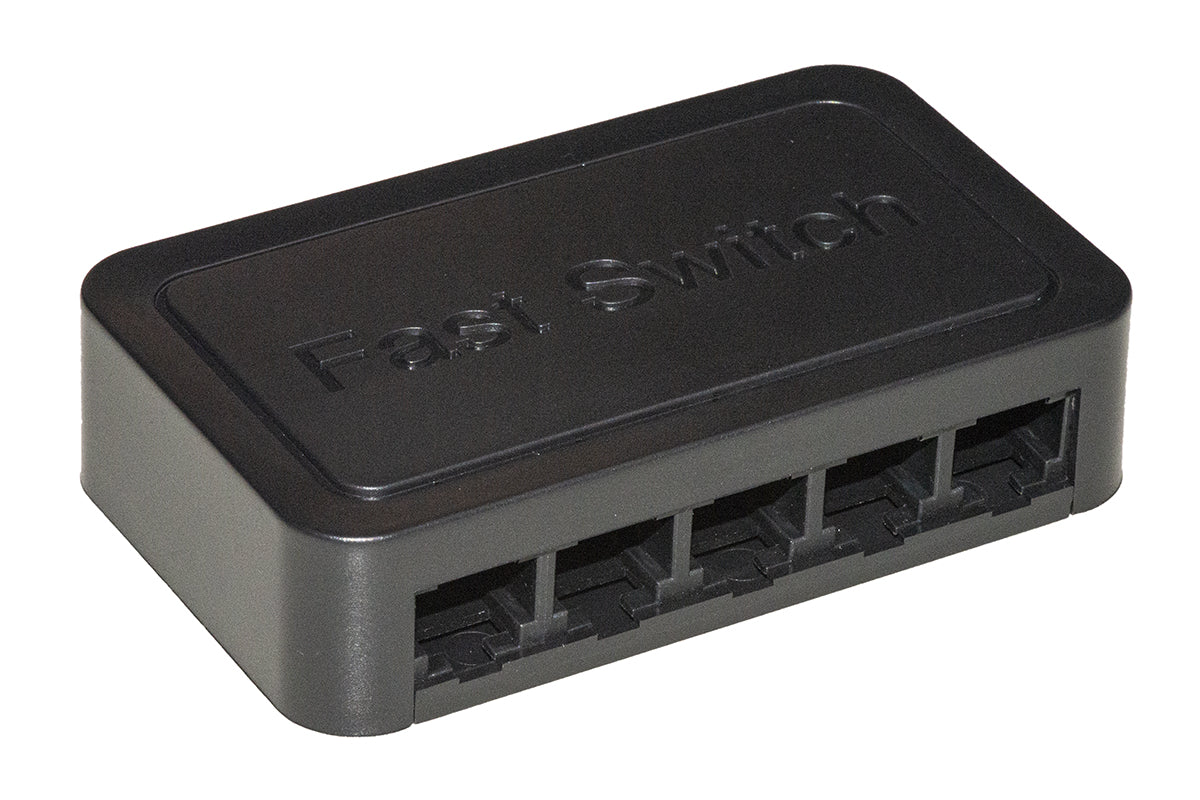 SWITCH DI RETE CON 5 PORTE 10/100 FAST ETHERNET
